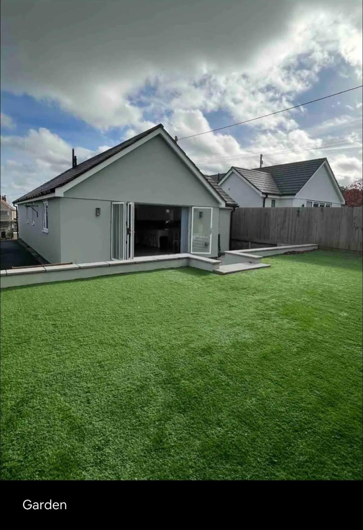Green 3 Bed Bungalow With En-Suite And Parking Felton  Bagian luar foto