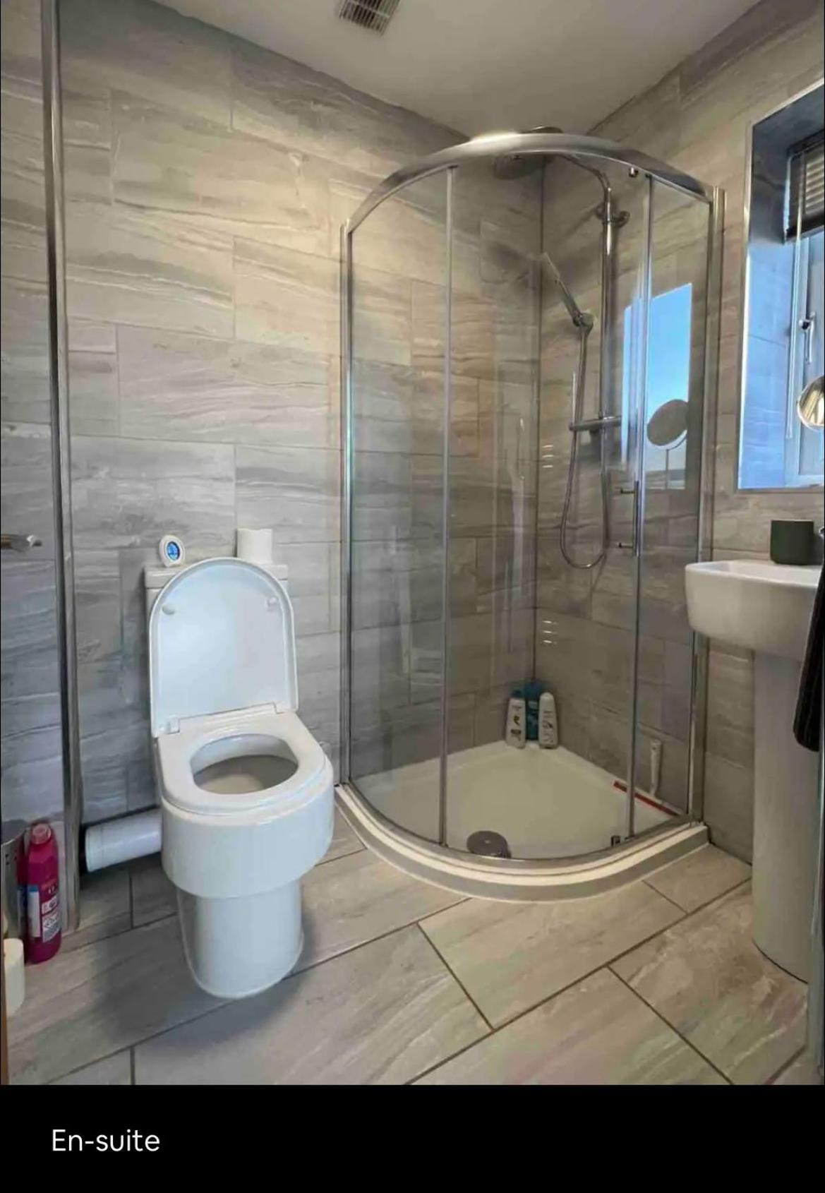 Green 3 Bed Bungalow With En-Suite And Parking Felton  Bagian luar foto